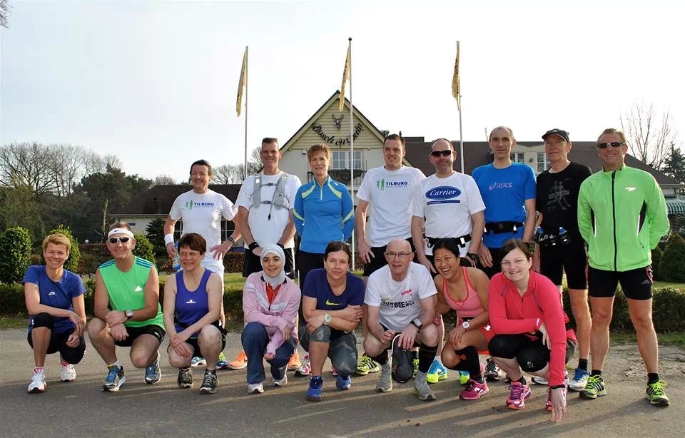 Al kost het me deze keer wel meer moeite om me te focussen. Gelukkig heb ik het voorrecht te trainen met een toffe groep hardloopvrienden. Wat een feestje om elk jaar te doen.